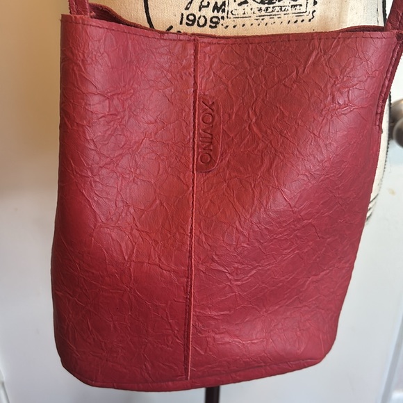 Blood Red Purse - Picture 2 of 9